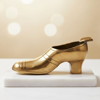 Brass Shoe Shape Ashtray | Unique Decorative Smoking Tray, Height : 2 Inch (ZMAS371 C)